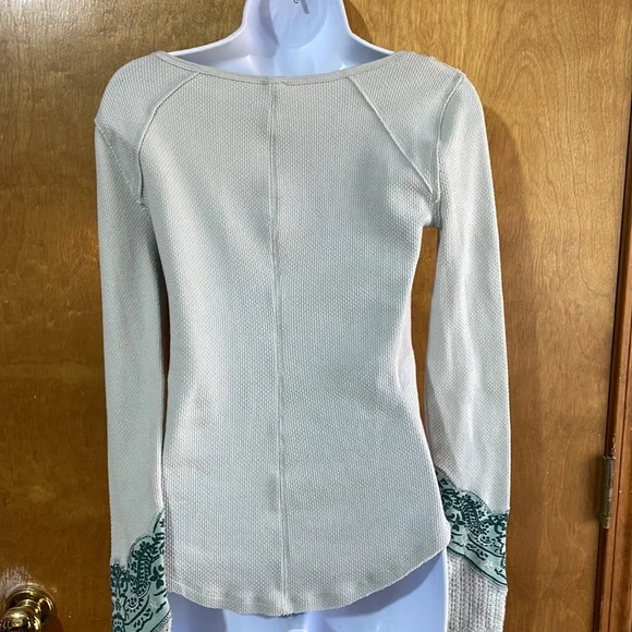 We The Free knit top size S. Light green with wristband accents. - Picture 4 of 7